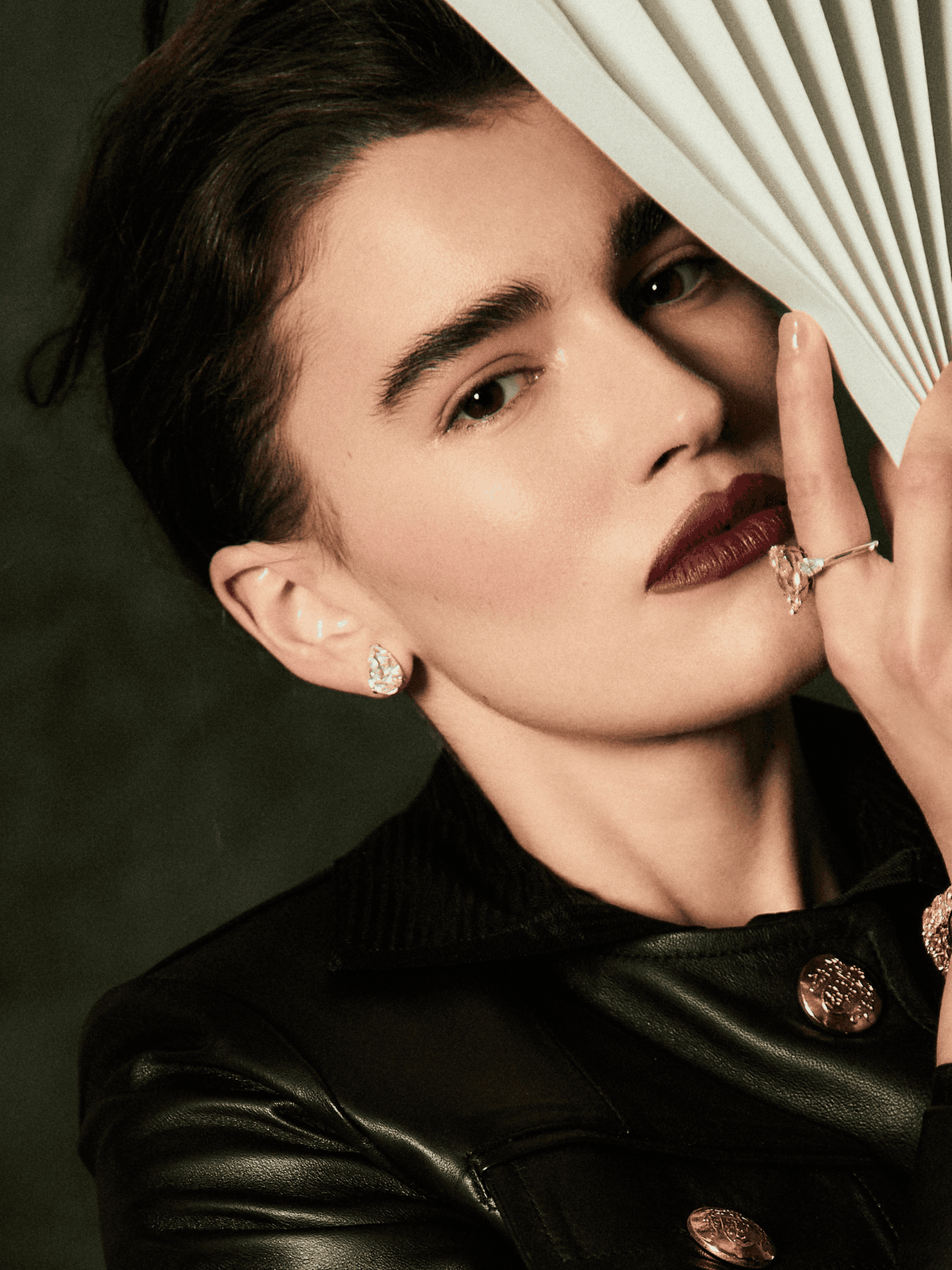 Peças em ouro 18 quilates e gemas preciosas que combinam elegância e versatilidade.